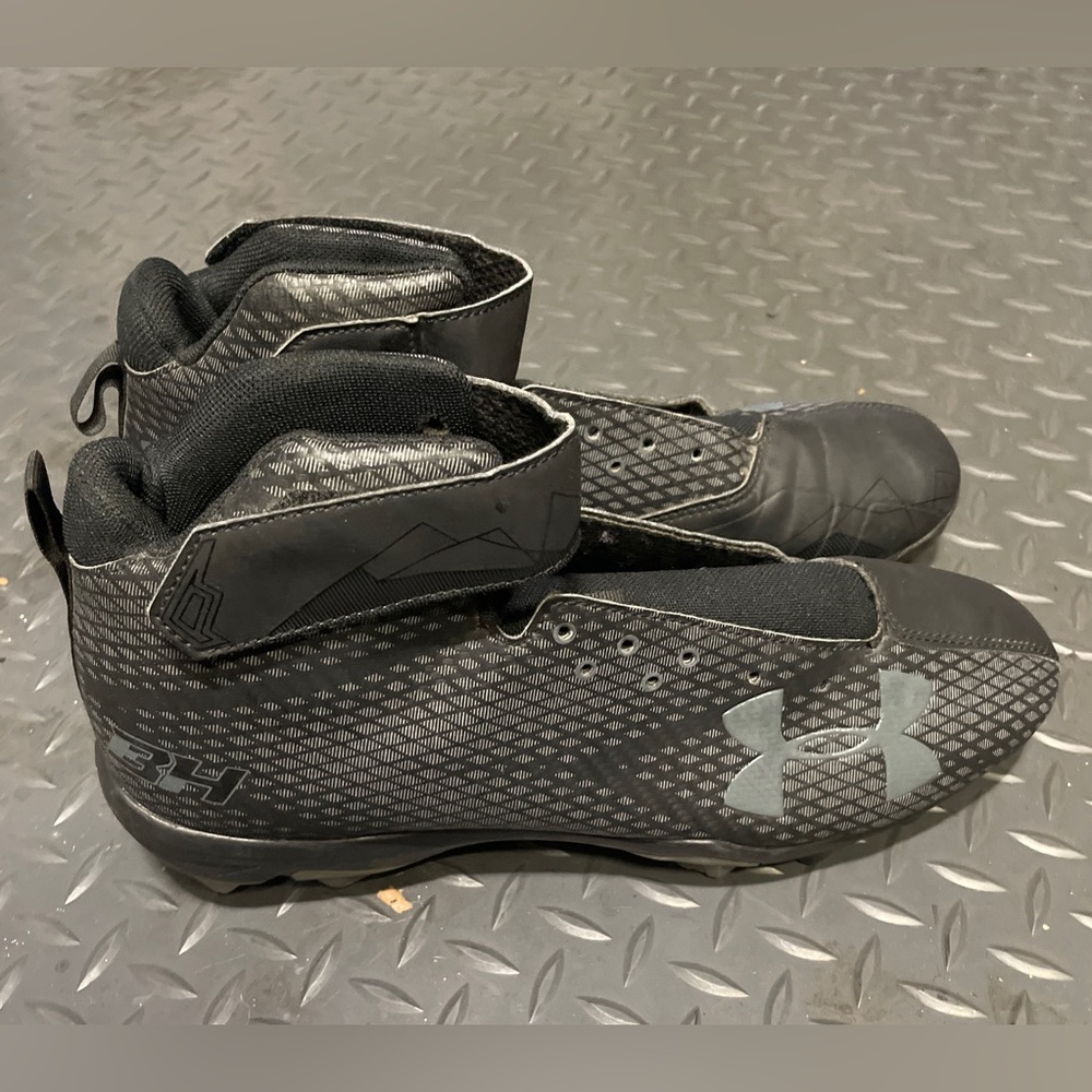 Men’s Under Armour Black Baseball Cleats size 10.5